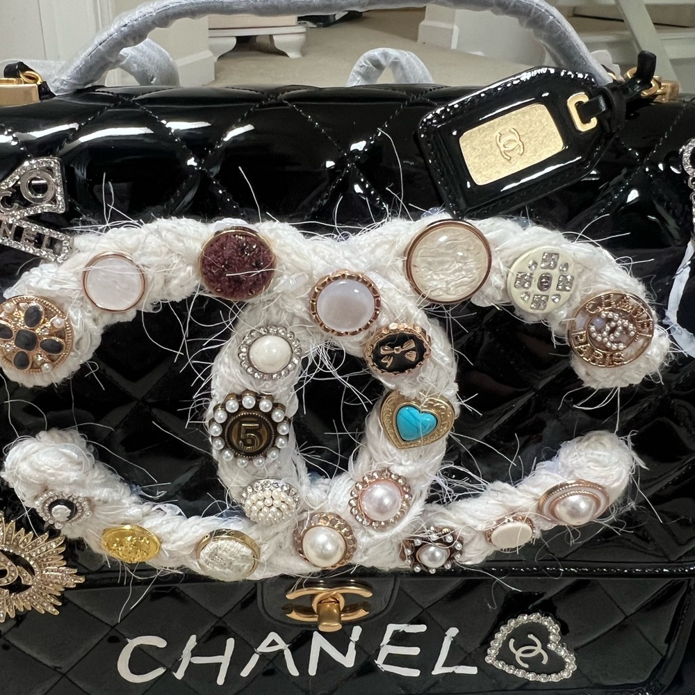 COPY Chanel Black Quilted Bag with Embellishments - Picture 3 of 9